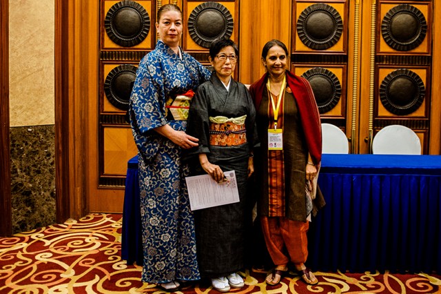 <!--:en-->Noriko Nishimoto receives award from the UNIMA Women’s Commission in Chengdu<!--:-->